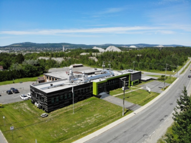 Vue arérienne du laboratoire du CCTT KEMITEK, centre spécialisé en chimie verte et mise à l'échelle de procédés