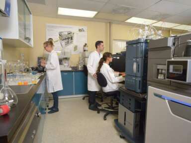 Laboratoire du CCTT TRANSBIOTECH, centre spécialisé dans les biotechnologies, vue de l'intérieur